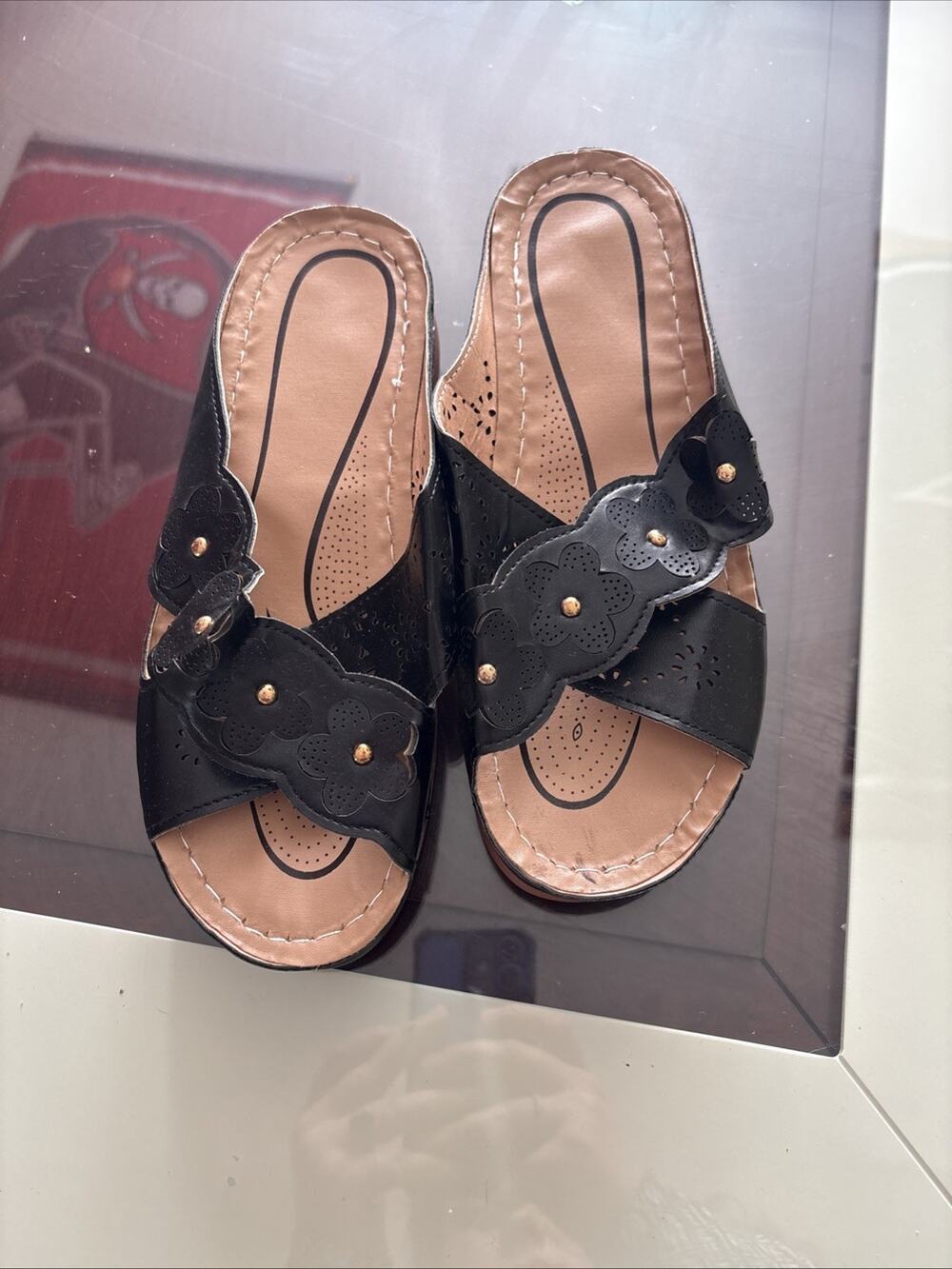 Women’s Black Floral Cut‑Out Slip‑On Sandals – Size 7 – New